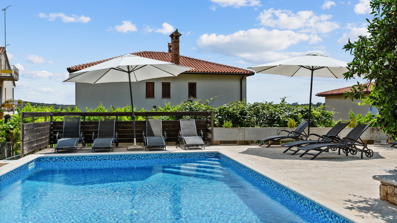 Apartment Petrinić - Sea View & Pool Apartment "V"