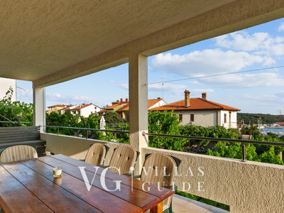 Apartment Petrinić - Sea View & Pool Apartment "V" Additional content