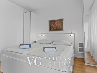 Apartment Petrinić - Sea View & Pool Apartment "V" Bedroom