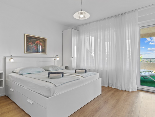 Apartment Petrinić - Sea View & Pool Apartment "V"