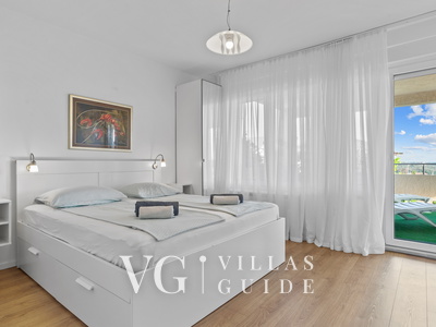 Apartment Petrinić - Sea View & Pool Apartment "V" Bedroom