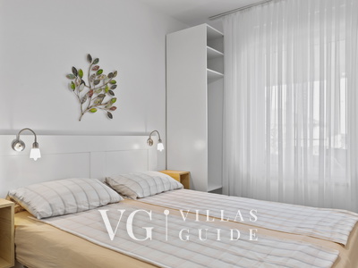 Apartment Petrinić - Sea View & Pool Apartment "V" Bedroom