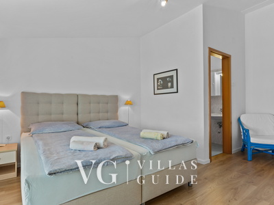 Apartment Petrinić - Sea View & Pool Apartment "F" Bedroom