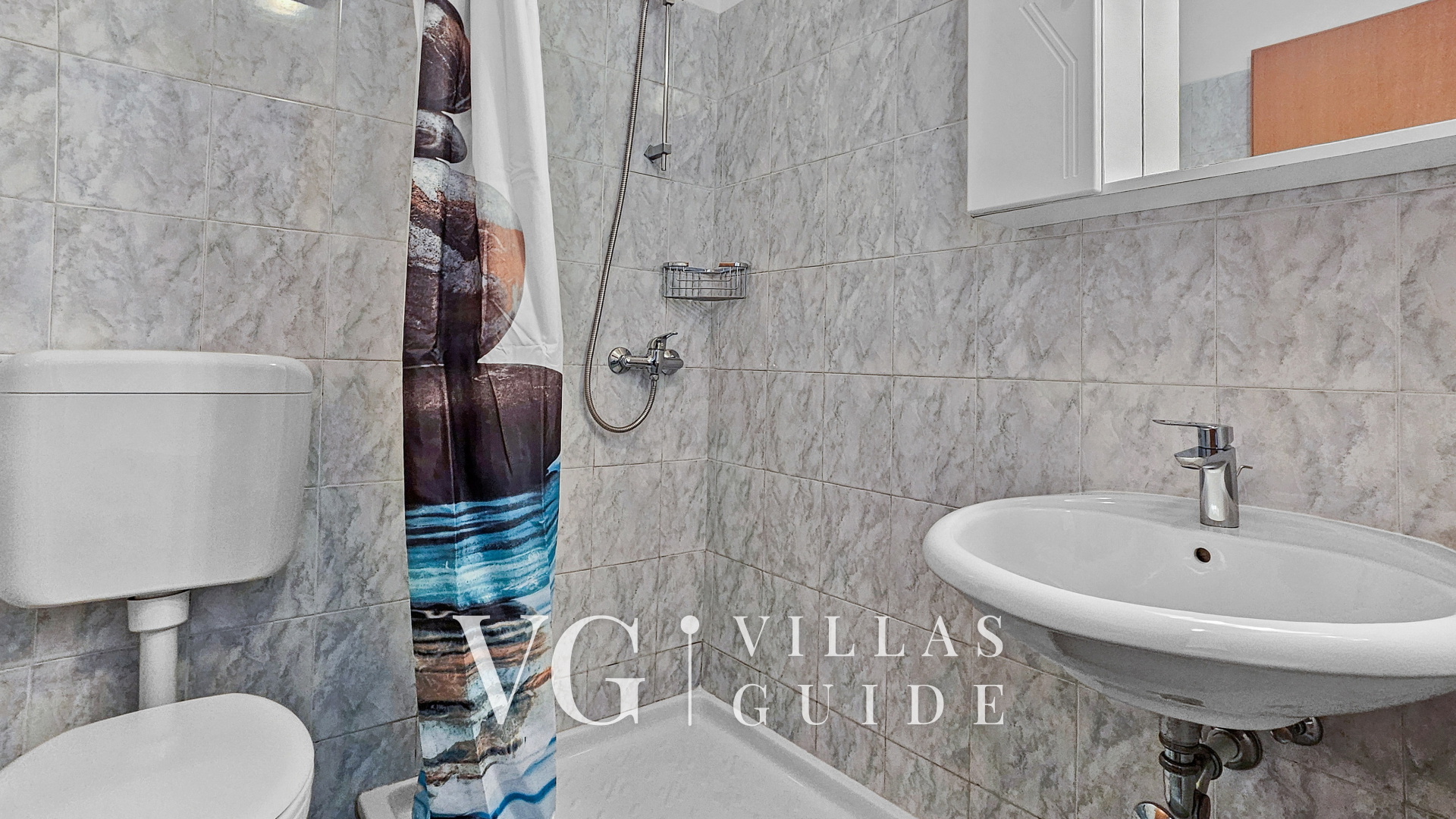 Apartment Petrinić - Sea View & Pool Apartment "F" Bathroom