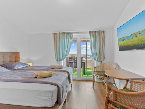 Apartment Petrinić - Sea View & Pool Apartment "F"