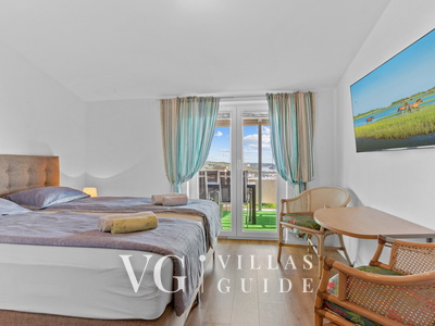 Apartment Petrinić - Sea View & Pool Apartment "F" Bedroom