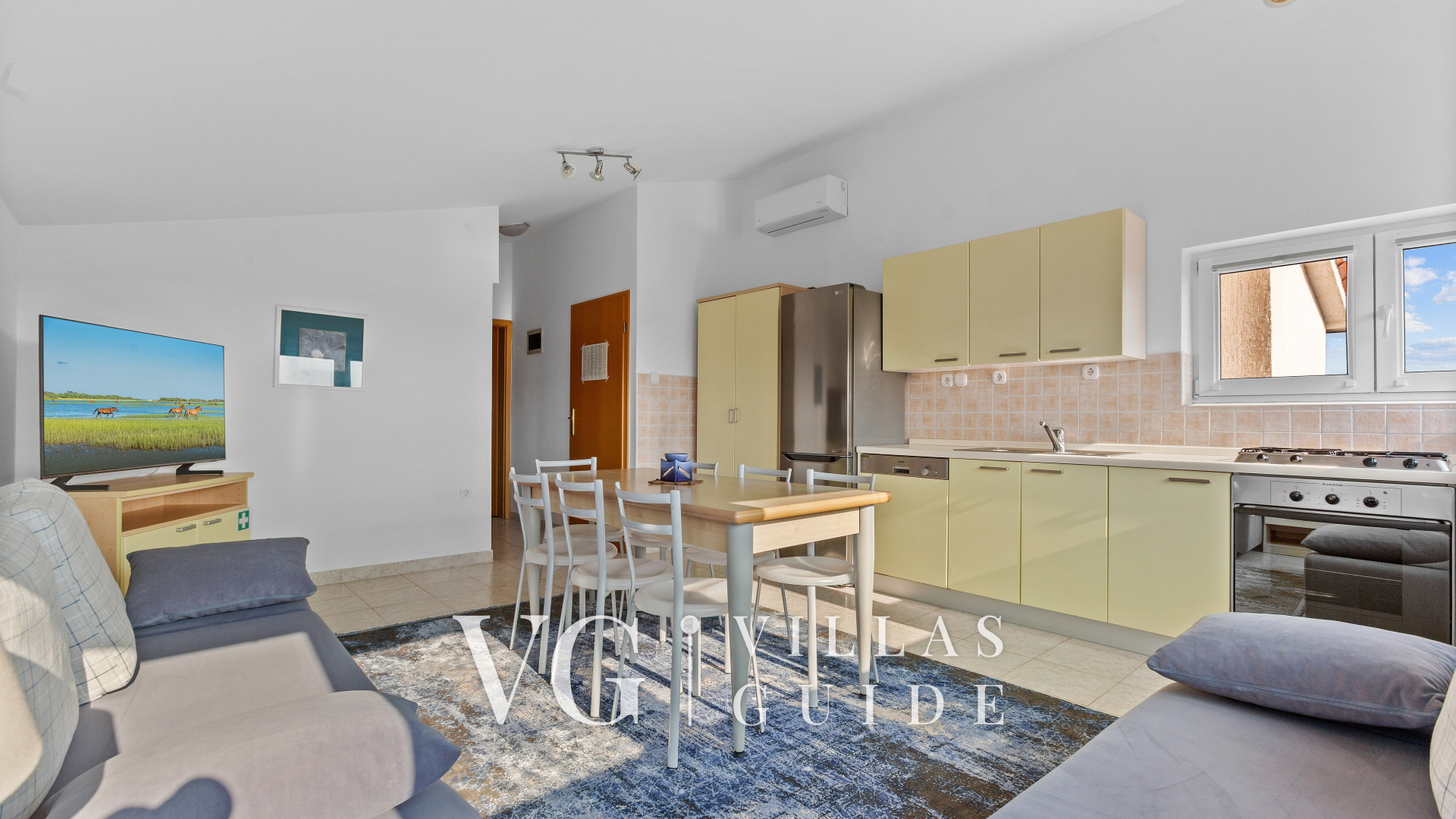 Apartment Petrinić - Sea View & Pool Apartment "F"