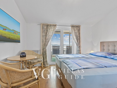 Apartment Petrinić - Sea View & Pool Apartment "F" Bedroom