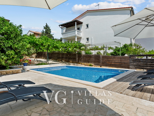 Apartment Petrinić - Sea View & Pool Apartment "F"