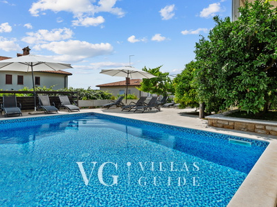 Apartment Petrinić - Sea View & Pool Apartment "F"