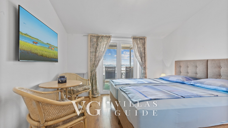 Apartment Petrinić - Sea View & Pool Apartment "F" Schlafzimmer