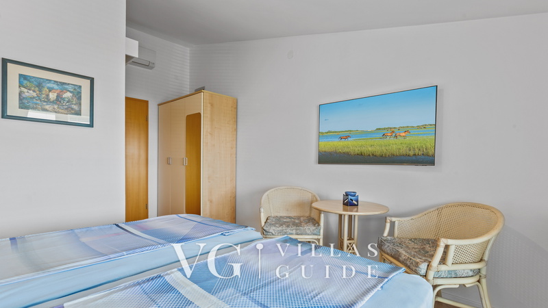 Apartment Petrinić - Sea View & Pool Apartment "F" Schlafzimmer