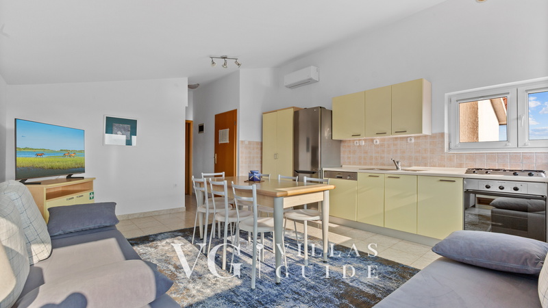 Apartment Petrinić - Sea View & Pool Apartment "F"