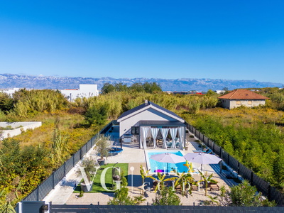 Villa Rafaelo - Privlaka Garden and property exterior