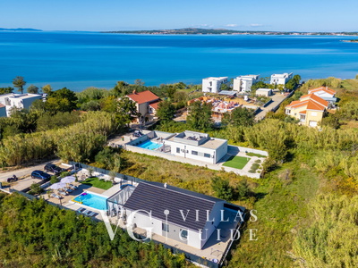 Villa Rafaelo - Privlaka Garden and property exterior