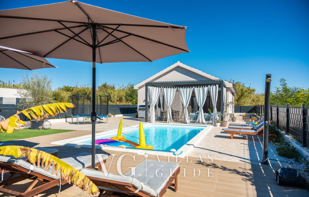 Villa Rafaelo - Privlaka Pool