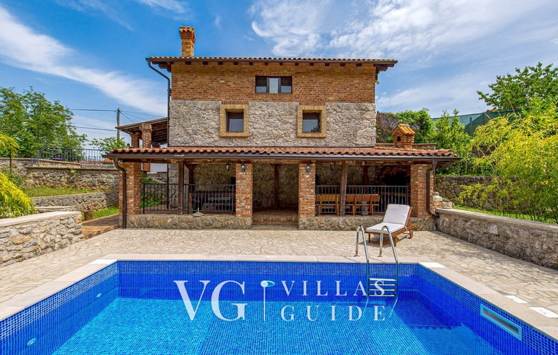 Villa Tihana Dvorište i vanjski dio objekta