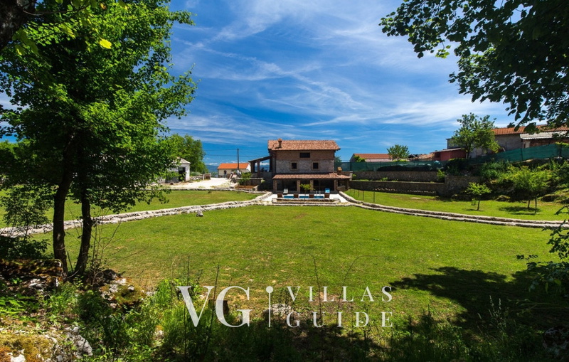 Villa Tihana Dvorište i vanjski dio objekta