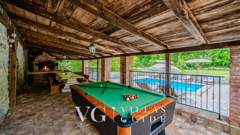 Villa Tihana Garden and property exterior