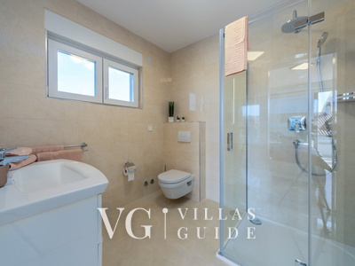 Villa Shaula Bathroom