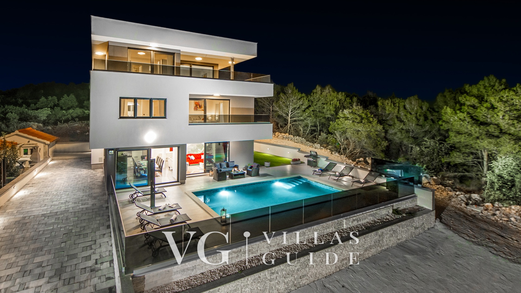 Villa Shaula Garden and property exterior