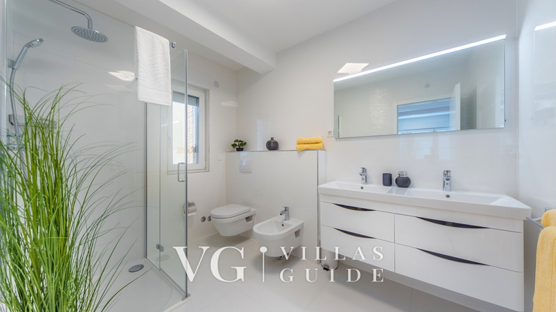 Villa Shaula Bathroom