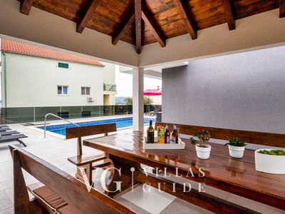 Villa Shaula Garden and property exterior