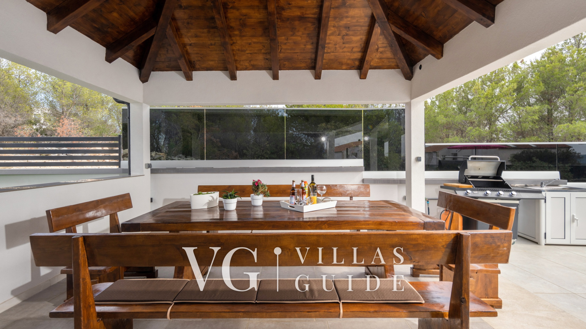 Villa Shaula Garden and property exterior