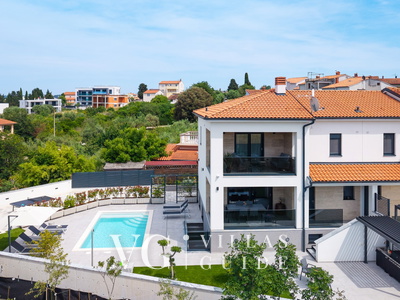 Villa Antares Garden and property exterior