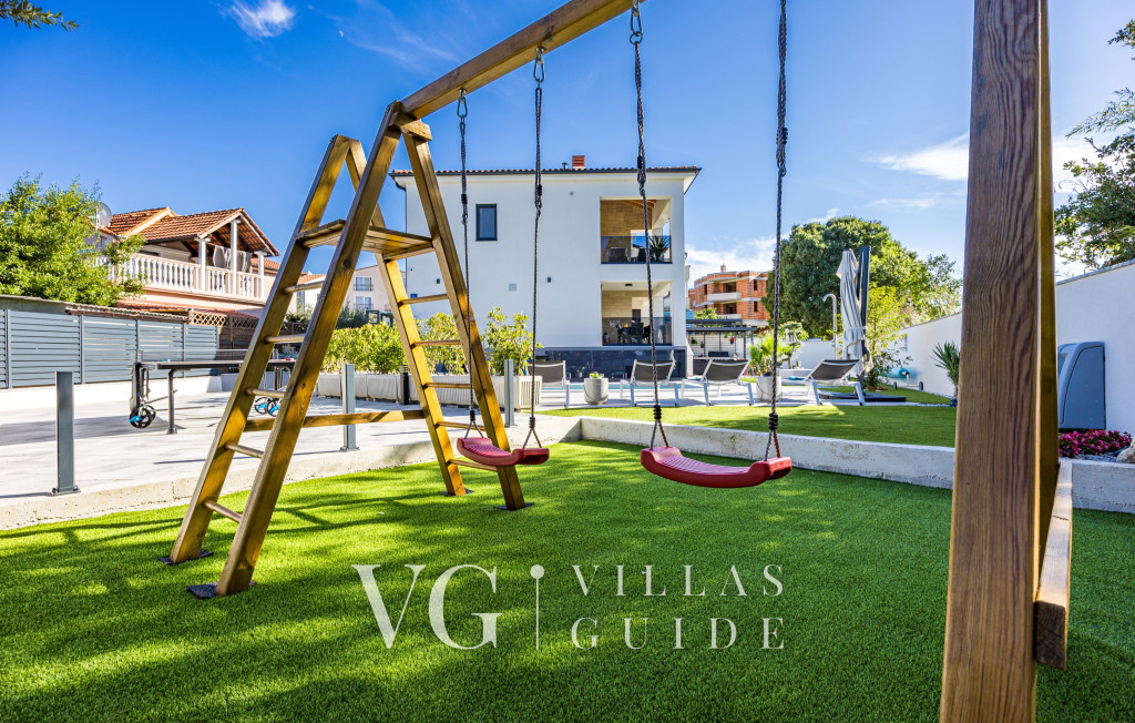 Villa Antares Additional content