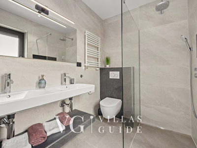 Villa Antares Bathroom