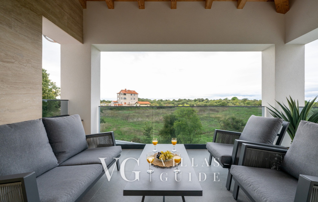 Villa Antares Garden and property exterior