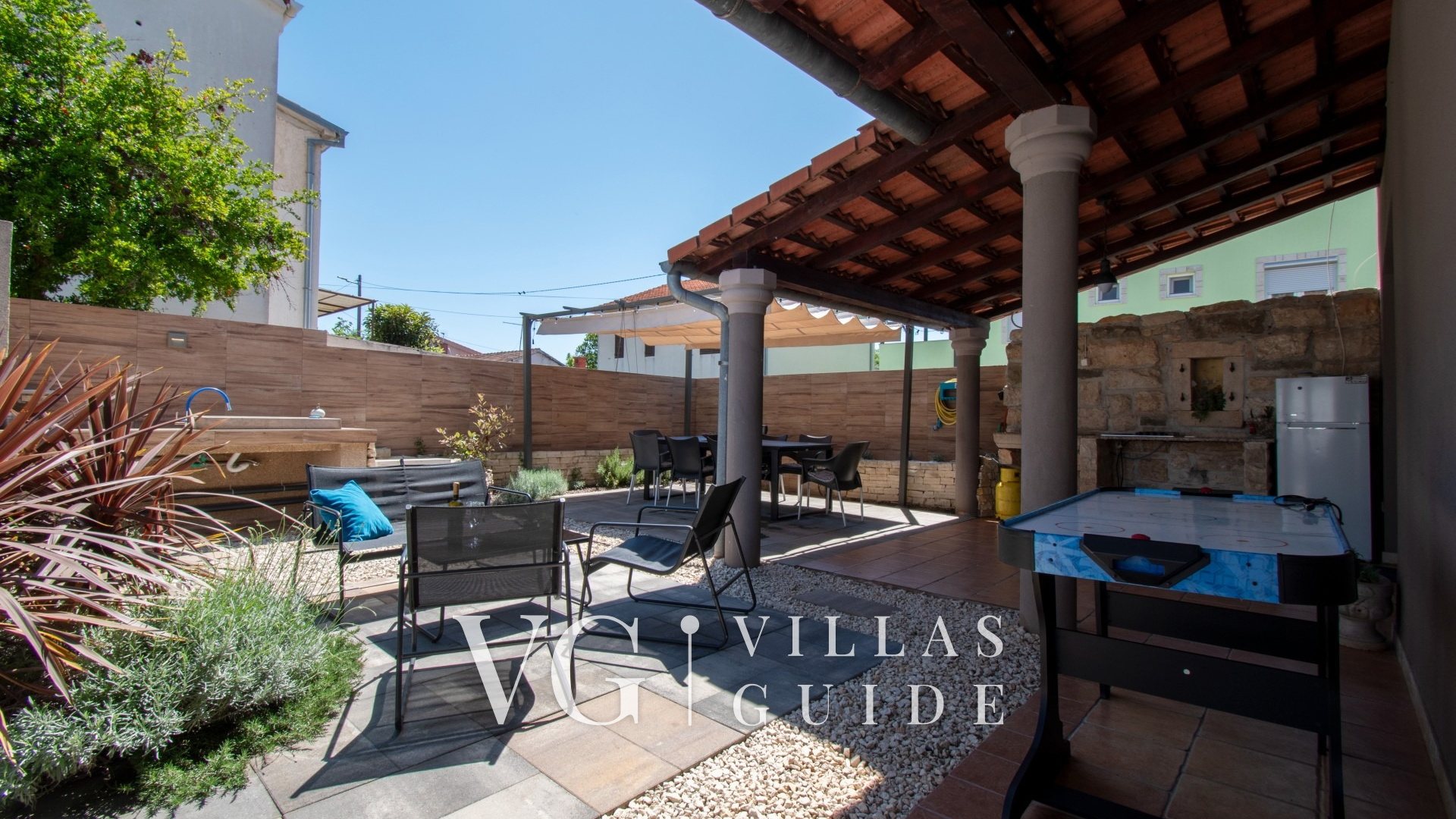 Vila Above Garten und Außenbereich