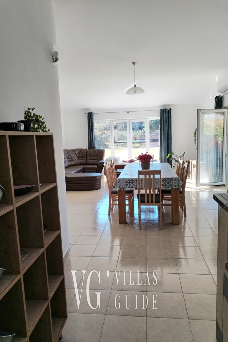 Flora Apartment with private pool Dnevni boravak