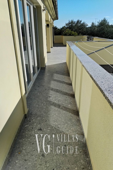 Flora Apartment with private pool Dvorište i vanjski dio objekta