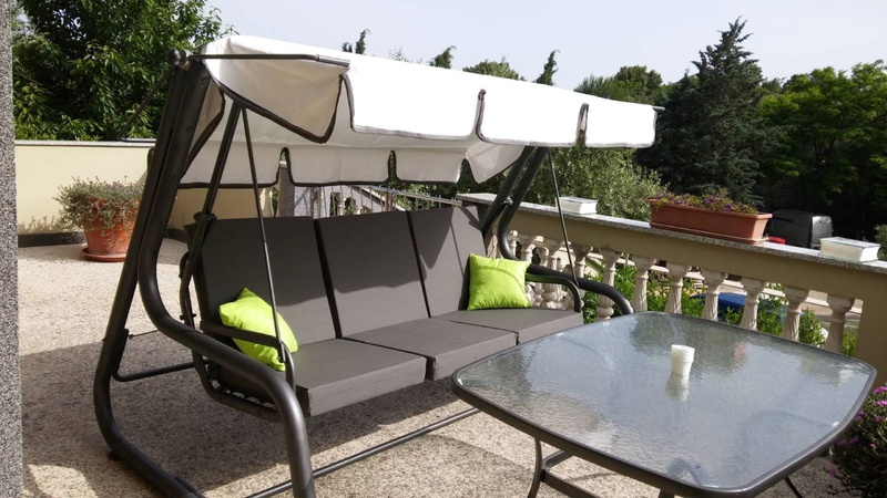 Flora Apartment with private pool