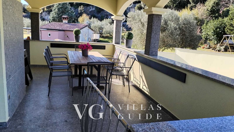 Flora Apartment with private pool Dvorište i vanjski dio objekta