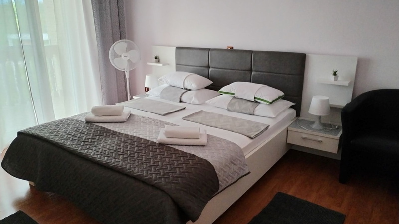 Flora Apartment with private pool