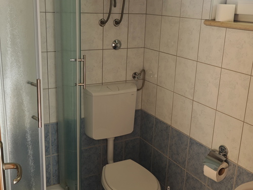 Flora Apartment with pool