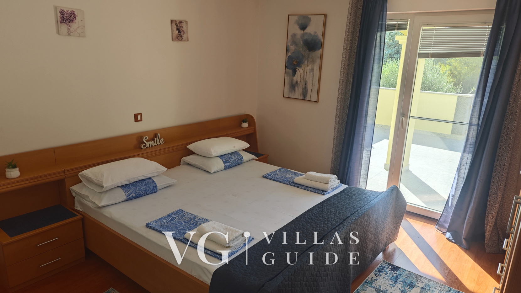 Flora Apartment with pool Spavaća soba