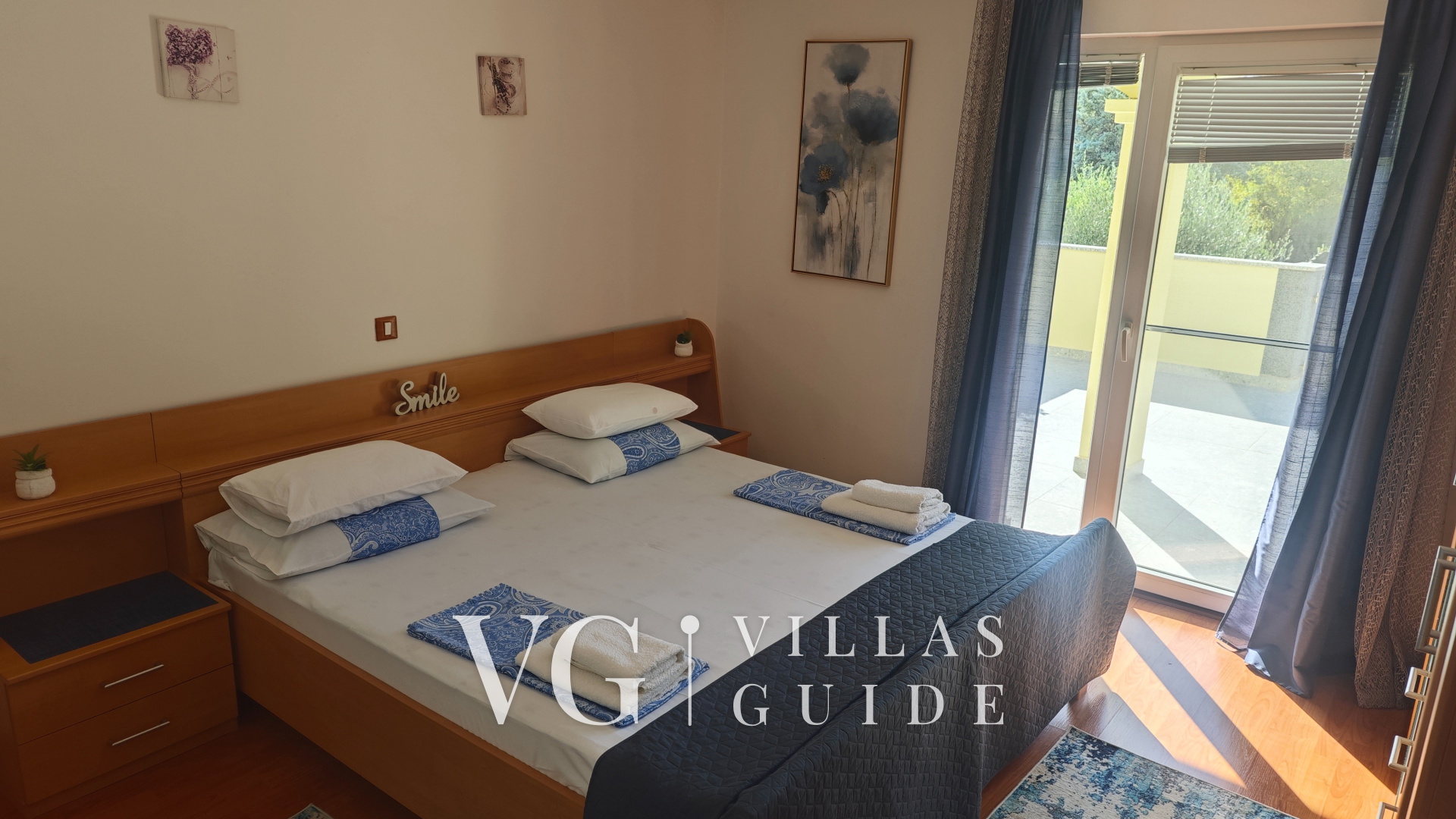 Flora Apartment with pool Spavaća soba