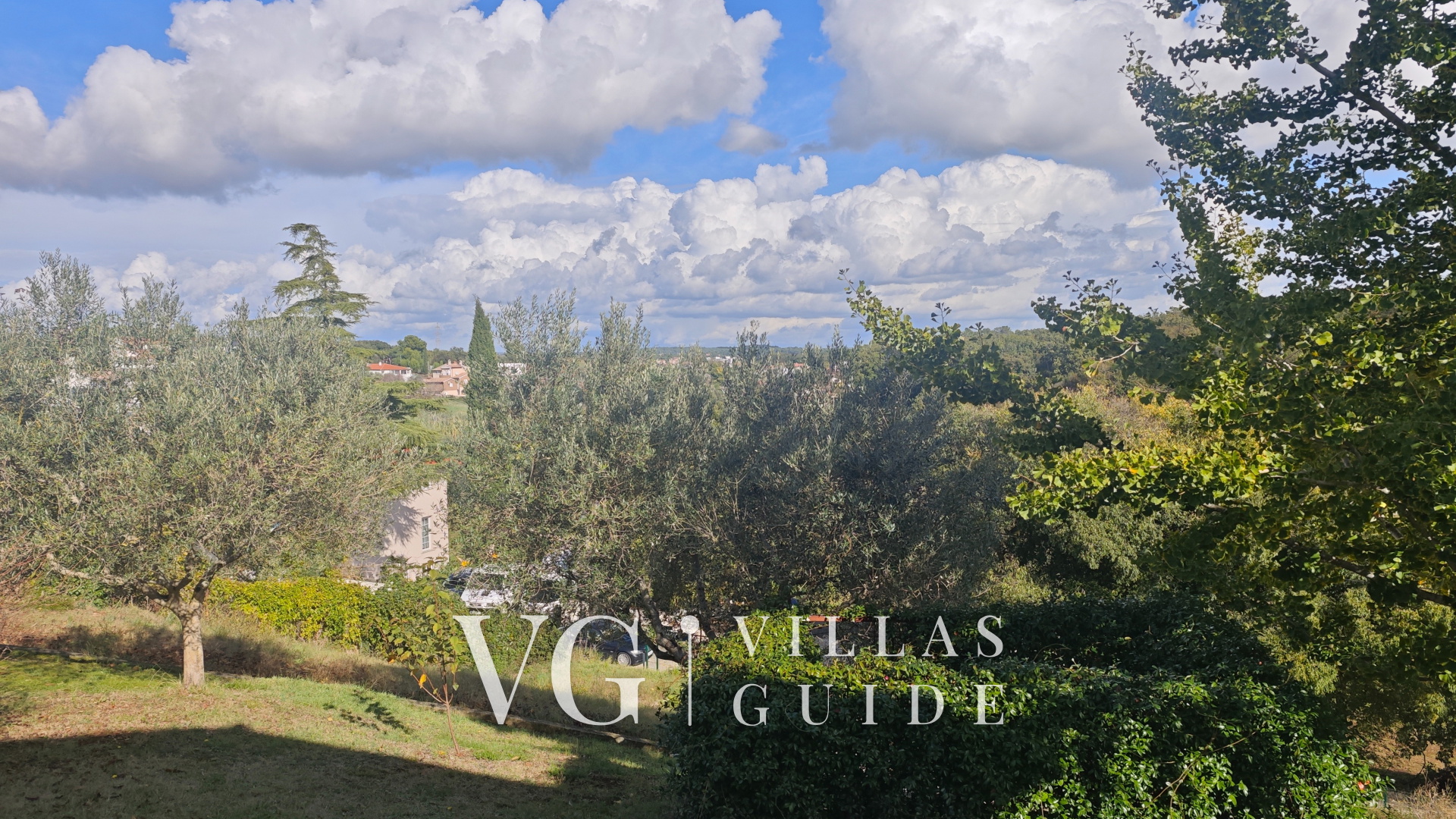 Flora Apartment with pool Mikrolokacija