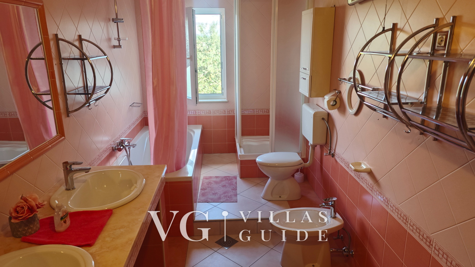 Flora Apartment with pool Kupaonica