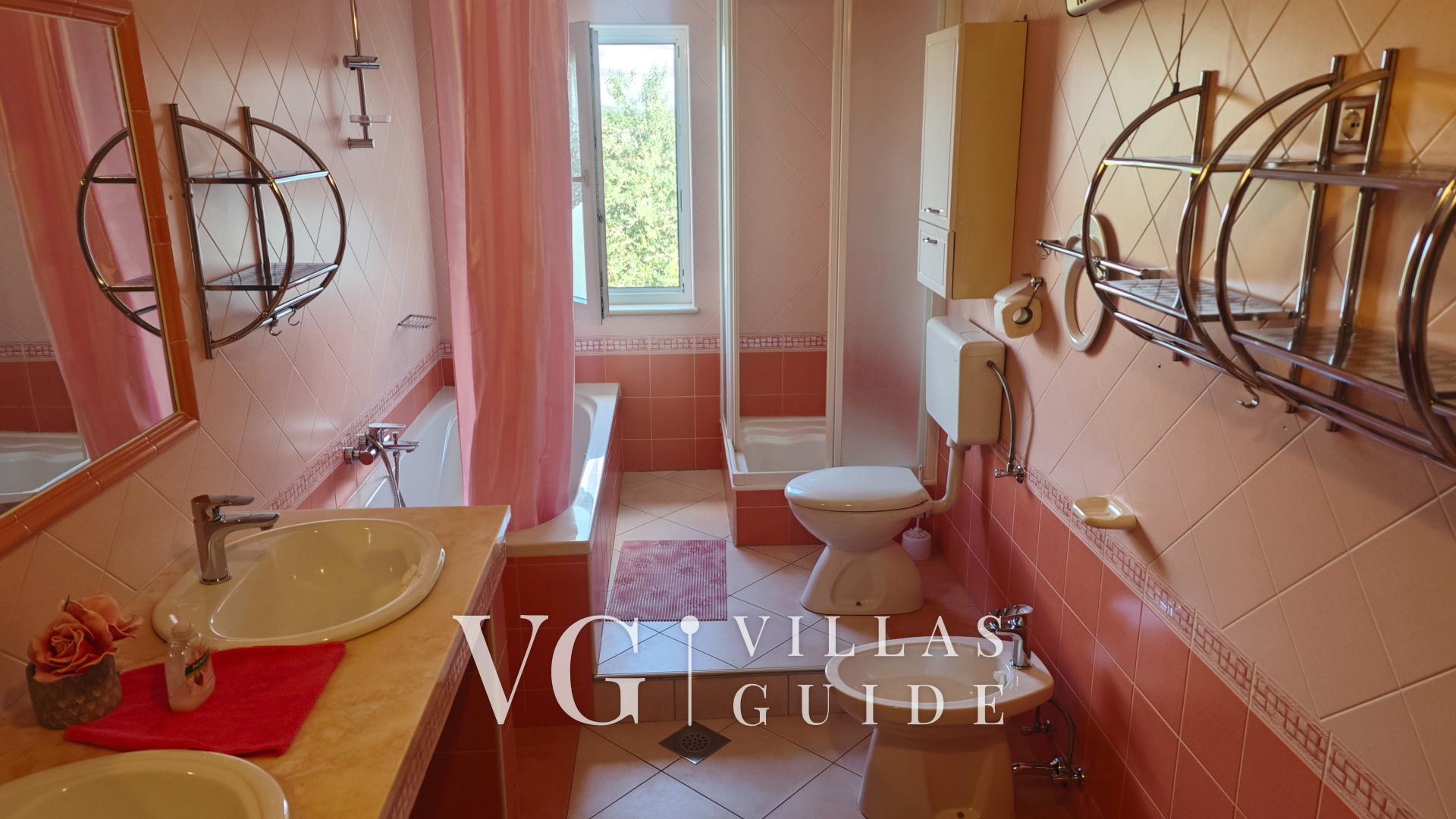 Flora Apartment with pool Kupaonica