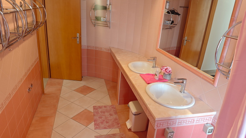 Flora Apartment with pool