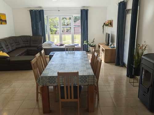 Flora Apartment with pool