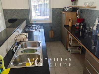 Flora Apartment with pool