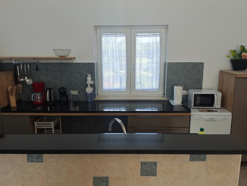 Flora Apartment with pool