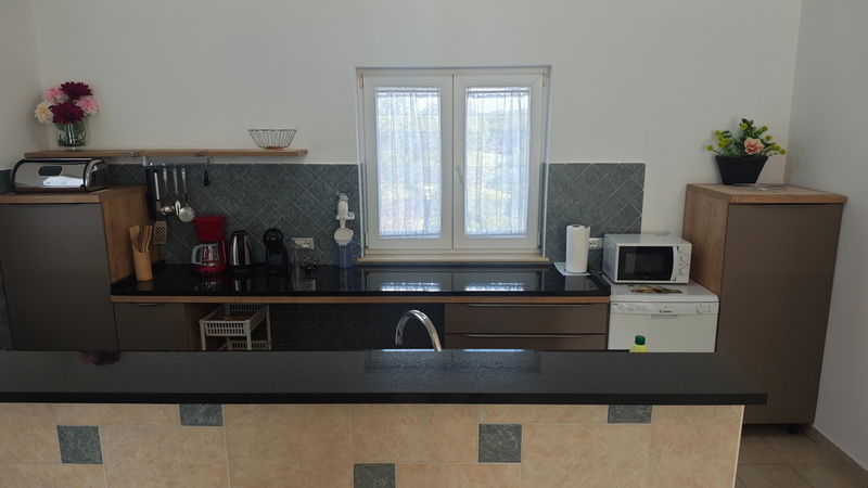 Flora Apartment with pool