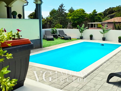 Flora Apartment with pool